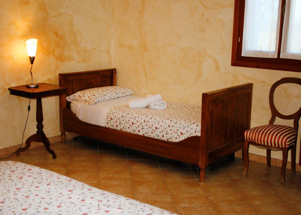 Agriturismo Corte Ponte Dei Tedeschi Guest House Ostiglia Room photo